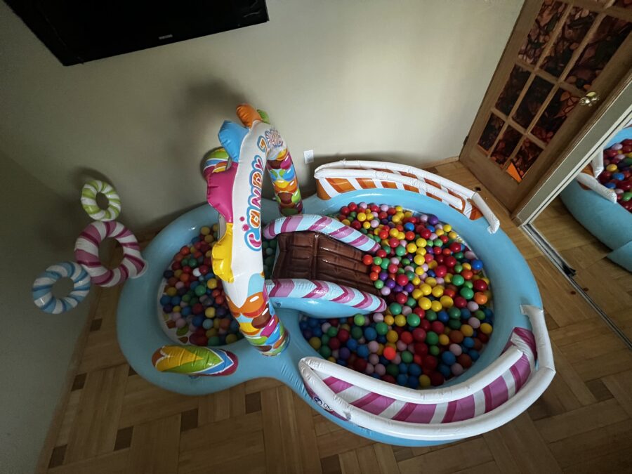 Candy zone pit ball ( water) play center - Image 4