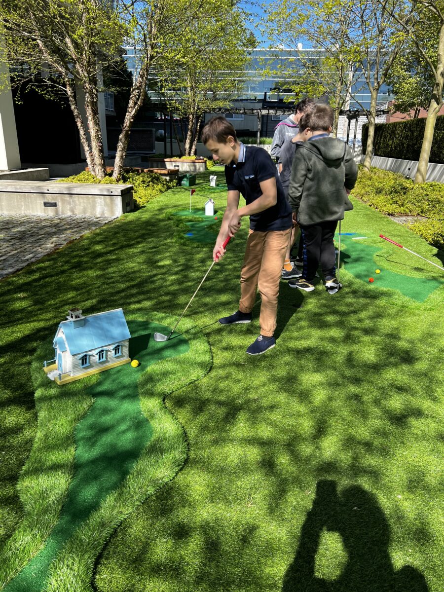 Mini Golf  9 course party - Image 6